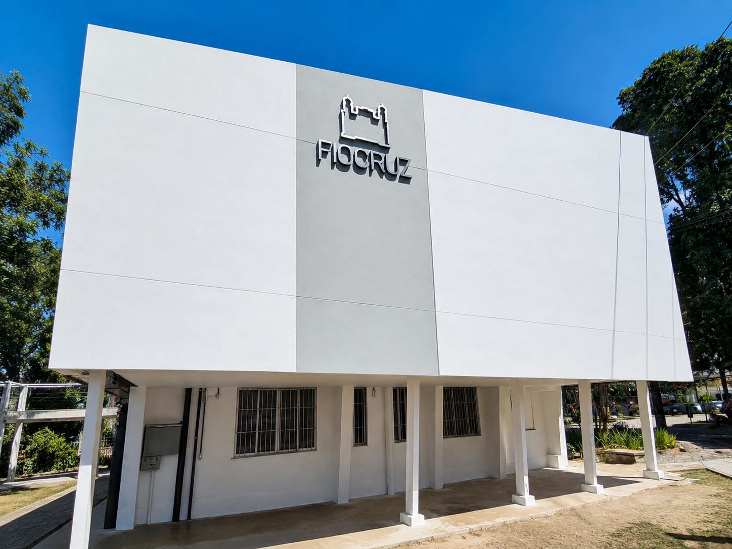 Fachada do Pavilhão Principal do C.R.P. Hélio Fraga, Fiocruz, no Rio de Janeiro